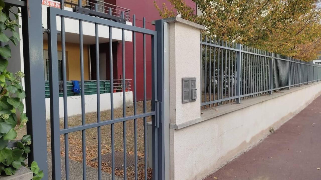 • Superbe 2 à 4 Personnes De 33m² En Rez-de-chaussée •